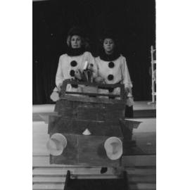 UNE Drama Production, 'Oh What a Lovely War', 1985