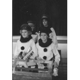 UNE Drama Production, 'Oh What a Lovely War', 1985