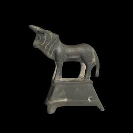 MA1970.1.1 Bronze bull