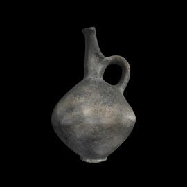 MA1974.48.1 Yortan Ware undecorated jug