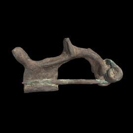 MA2000.25.1 Roman elbow fibula (broach-pin)