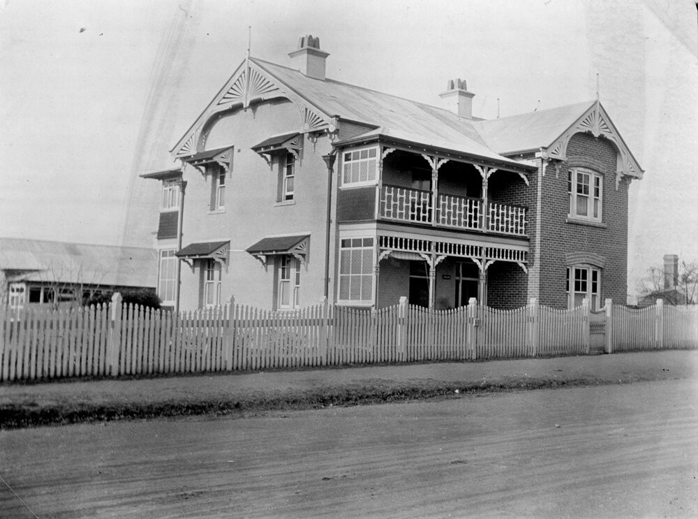 G F Nott's home c.1910, now Strathlea Nursing Home.