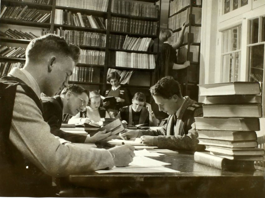 Group in the Dixson Library, [2014.019.17.1]